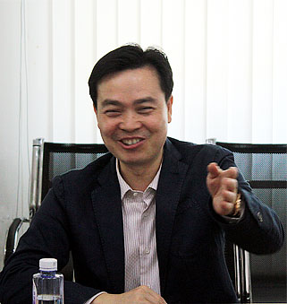 九游体育公司董事长陈鸿填先生